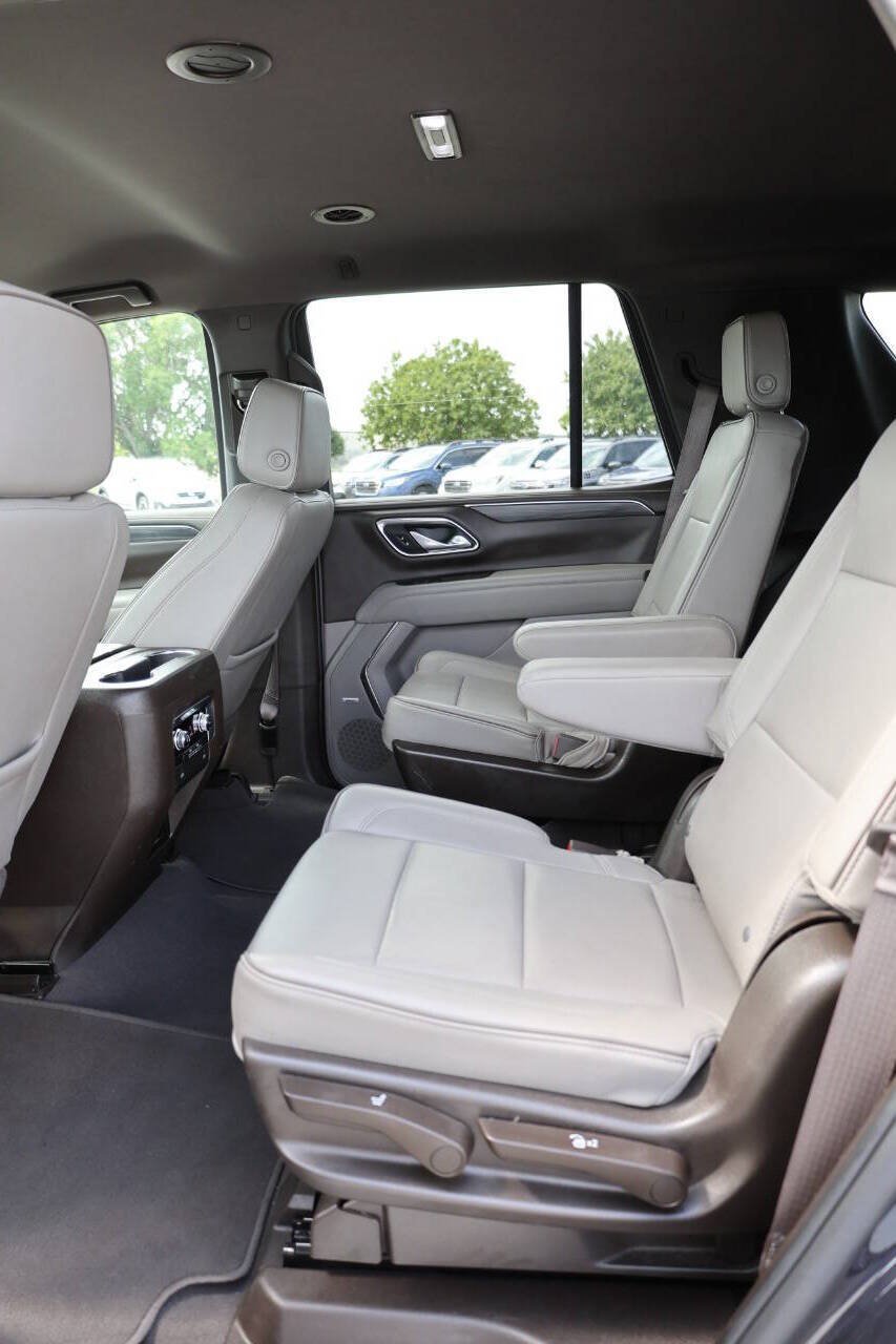 Used 2023 GMC Yukon SLT AWD/4WD image 18