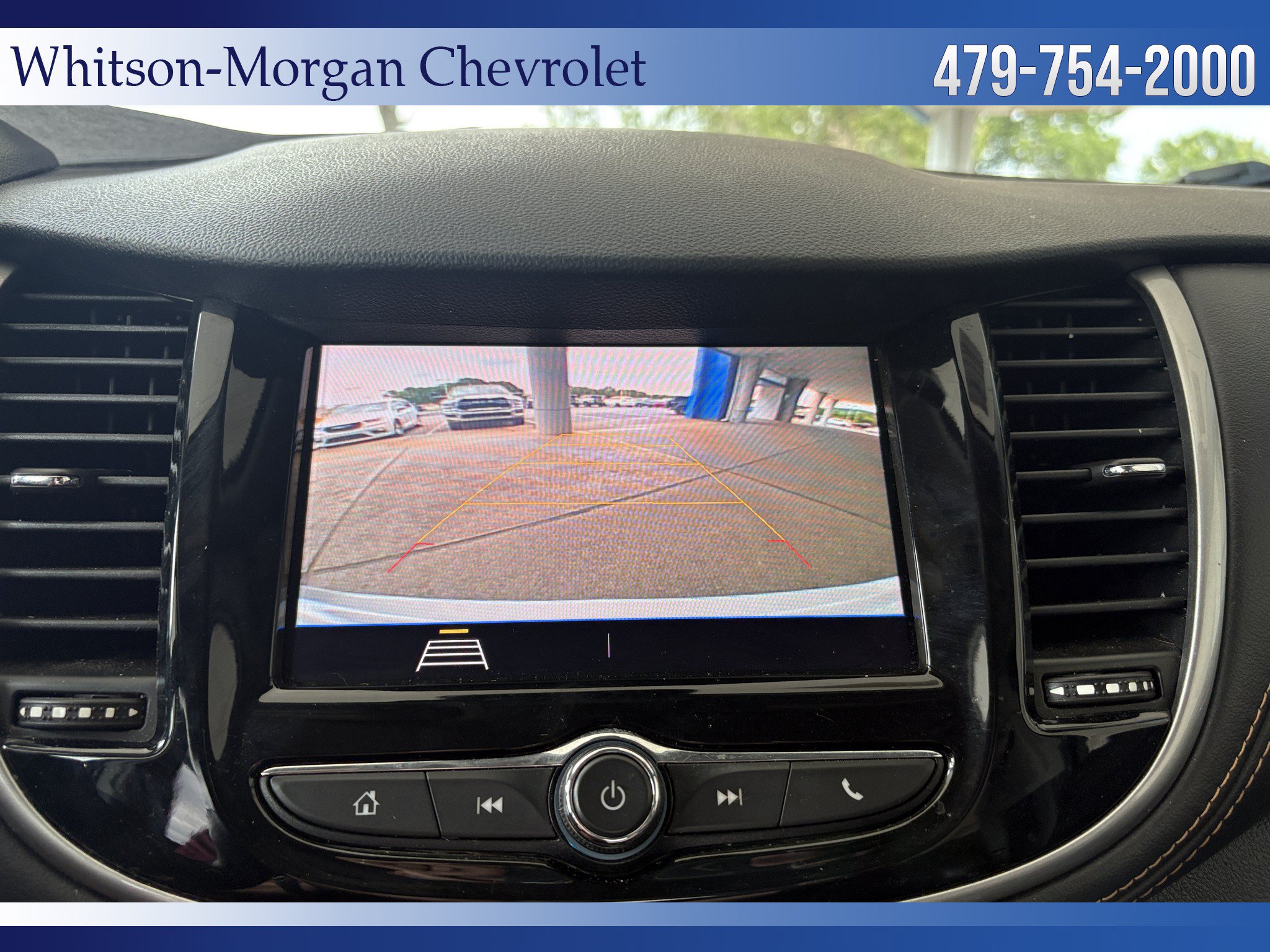 Used 2021 Chevrolet Trax LT w/ Premium Seat Package AWD/4WD image 24