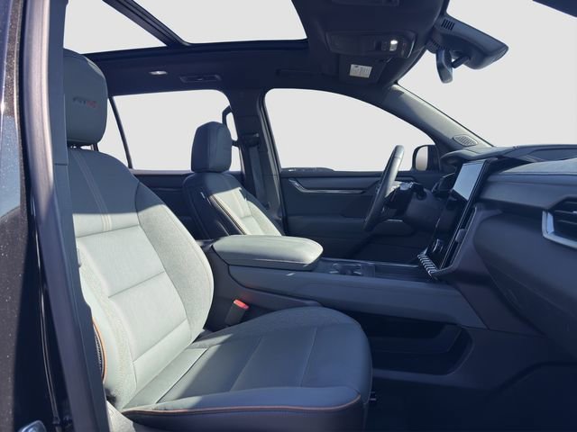 Used 2025 GMC Acadia AT4 image 17