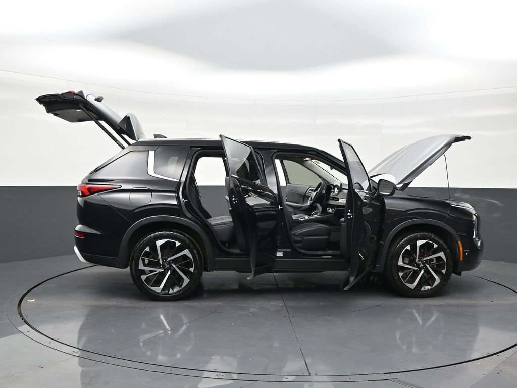 Used 2022 Mitsubishi Outlander SE image 30