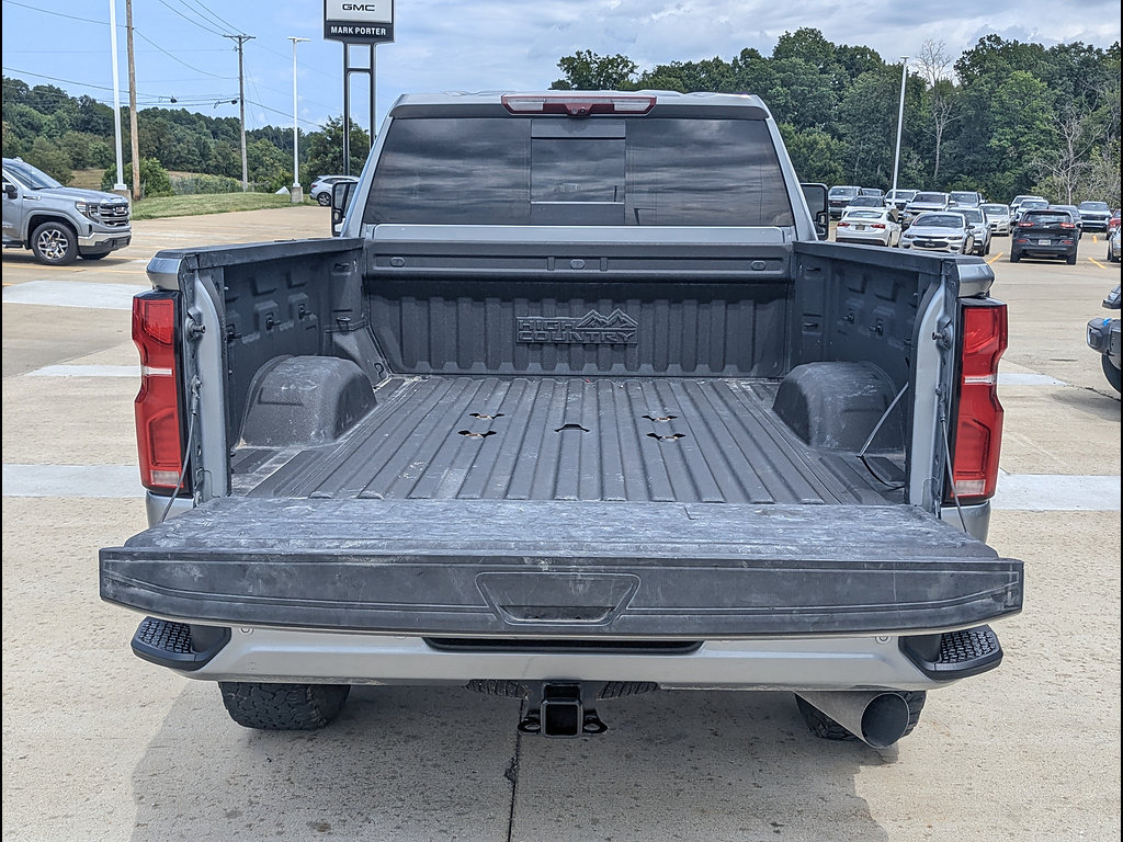 Used 2024 Chevrolet Silverado 2500 High Country w/ High Country Premium Package AWD/4WD image 16