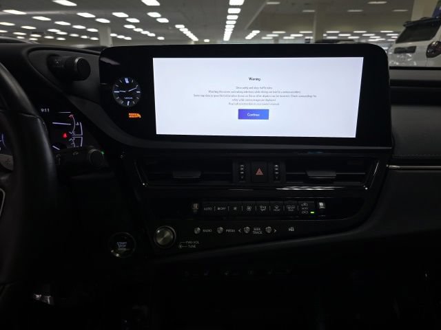 Used 2024 Lexus ES 350 Ultra Luxury w/ Accessory Package (Z2) FWD image 18