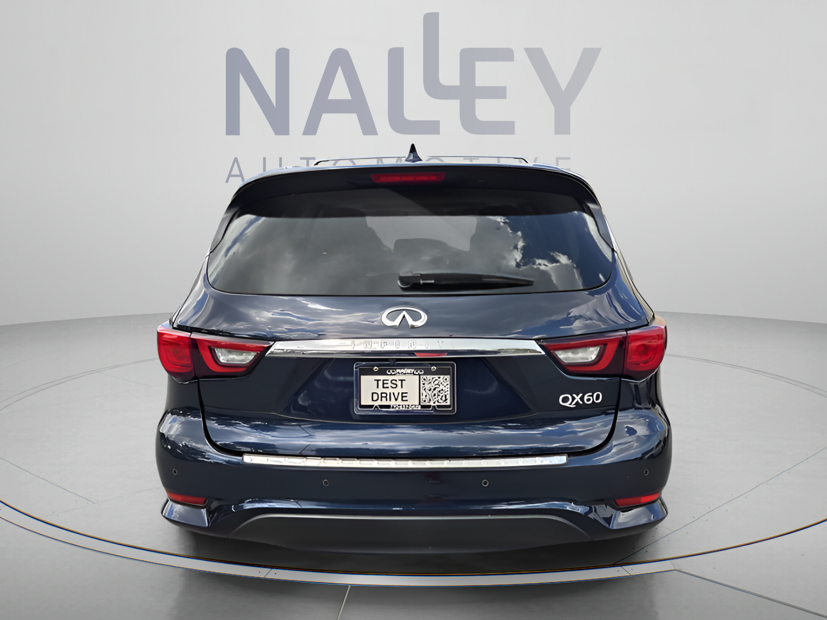 Used 2020 INFINITI QX60 Luxe w/ Sensory Package FWD image 4