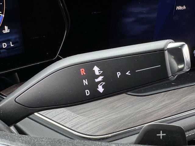 Used 2025 Chevrolet Tahoe Z71 w/ Comfort Package AWD/4WD image 19