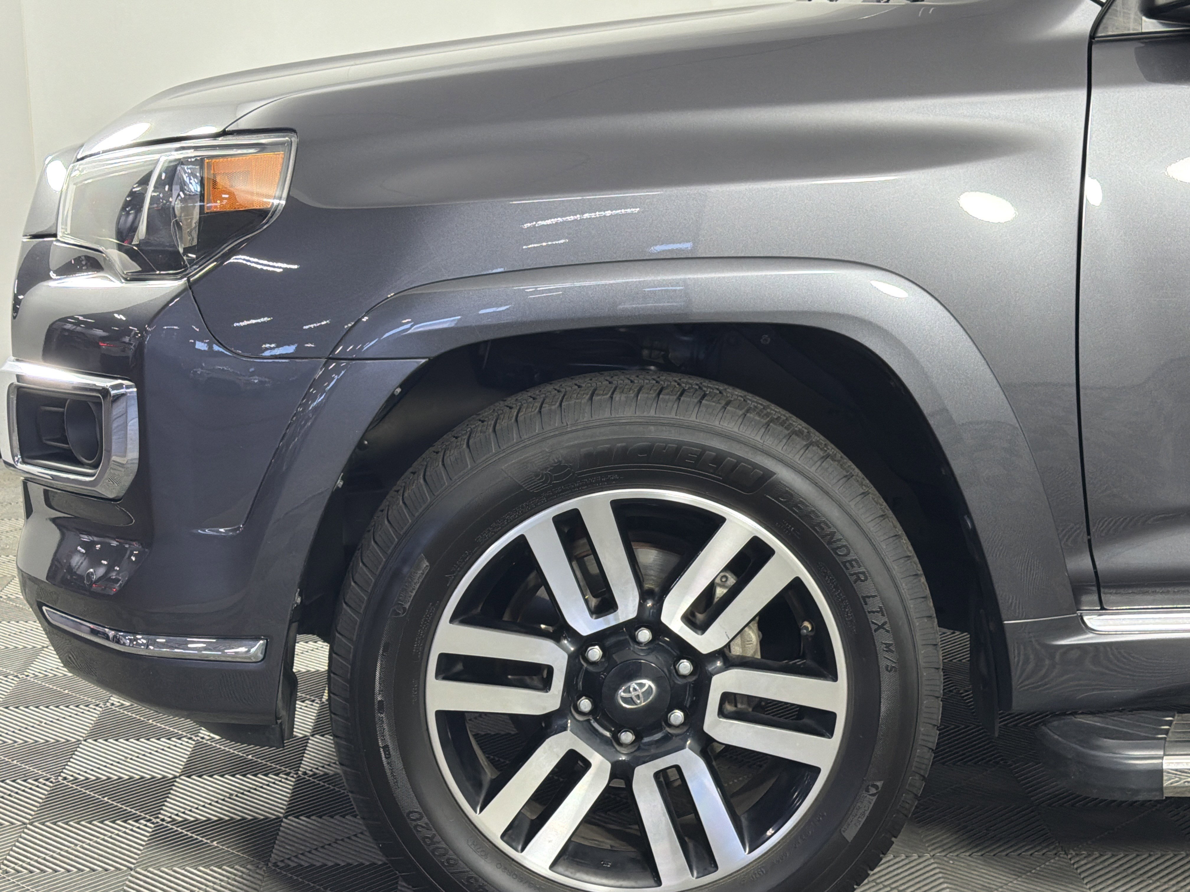 Used 2017 Toyota 4Runner Limited image 4