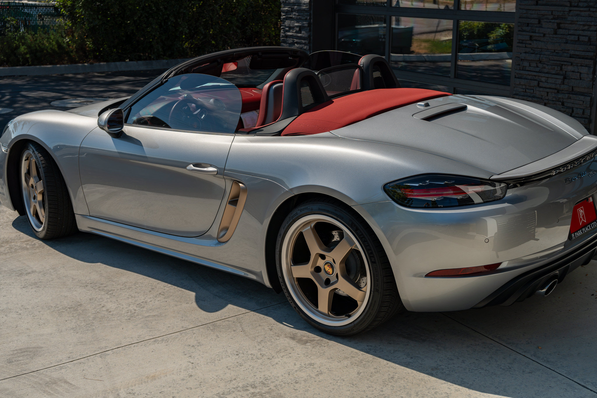 Used 2021 Porsche 718 Boxster RWD image 9