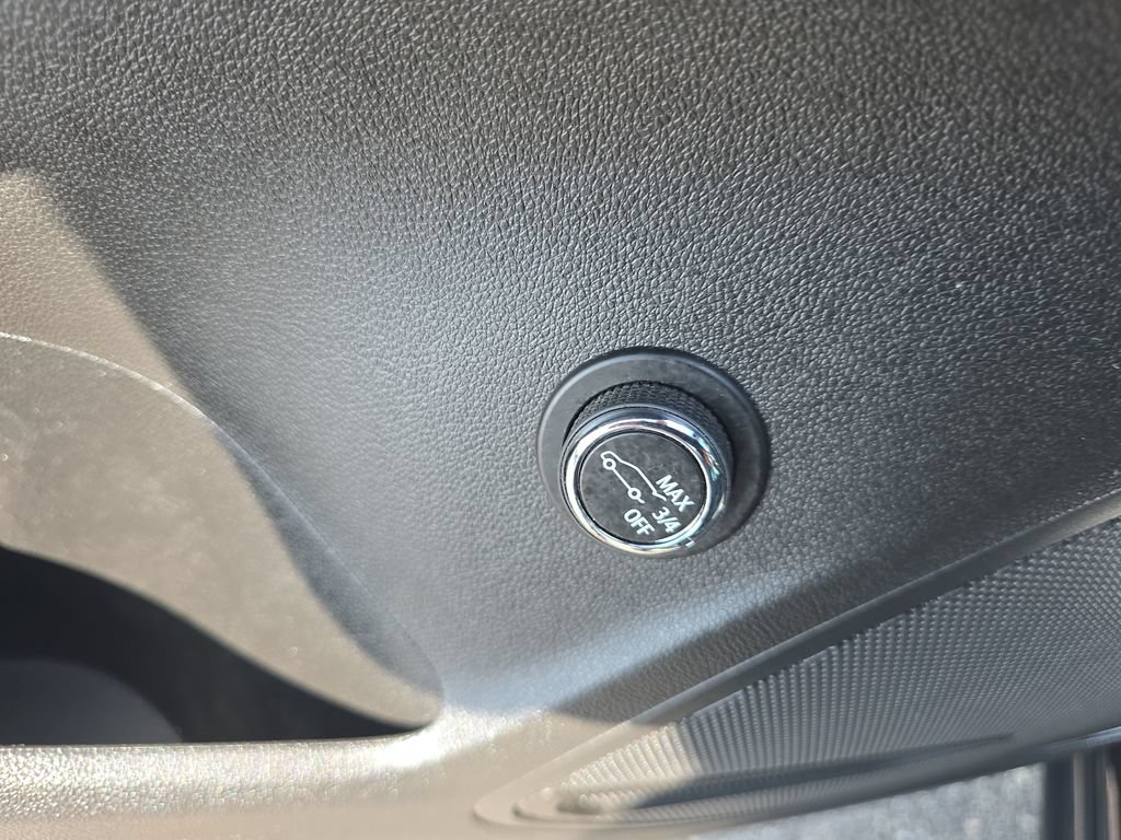 Used 2023 Buick Envision Essence FWD image 25