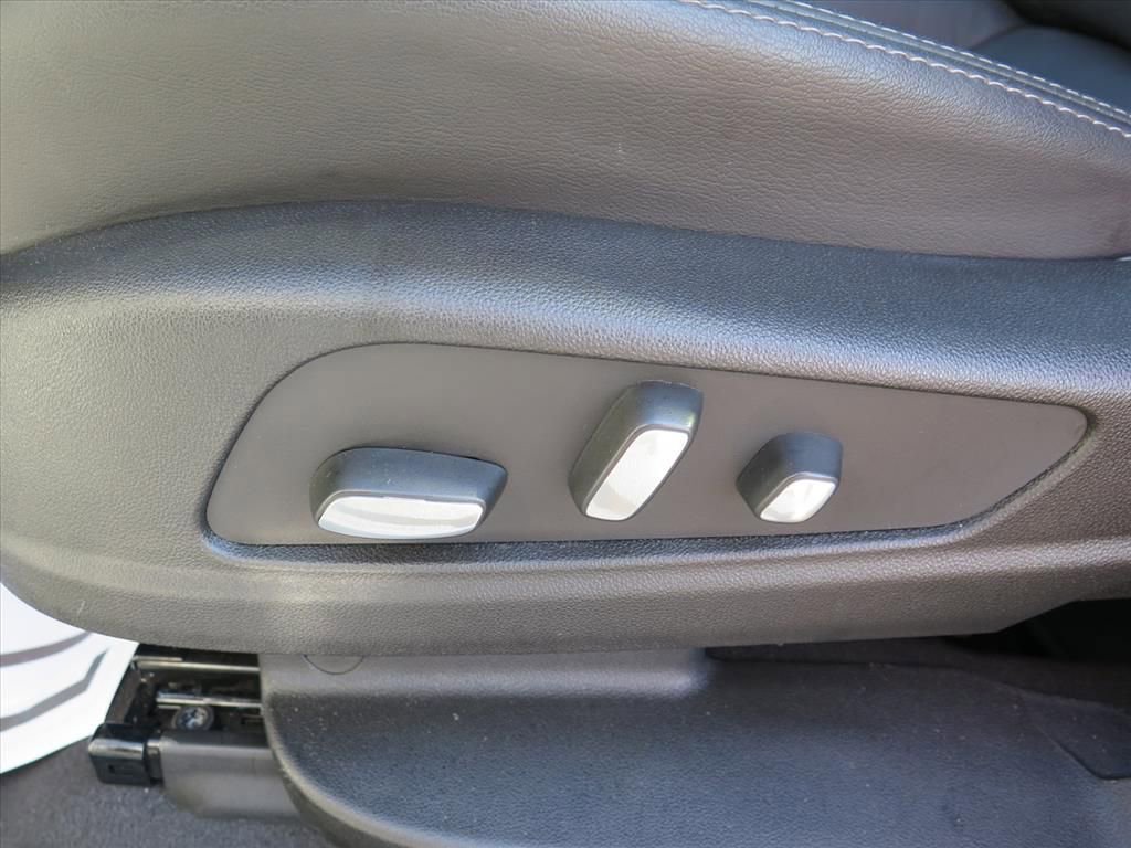 Used 2025 Cadillac XT5 Premium Luxury image 11