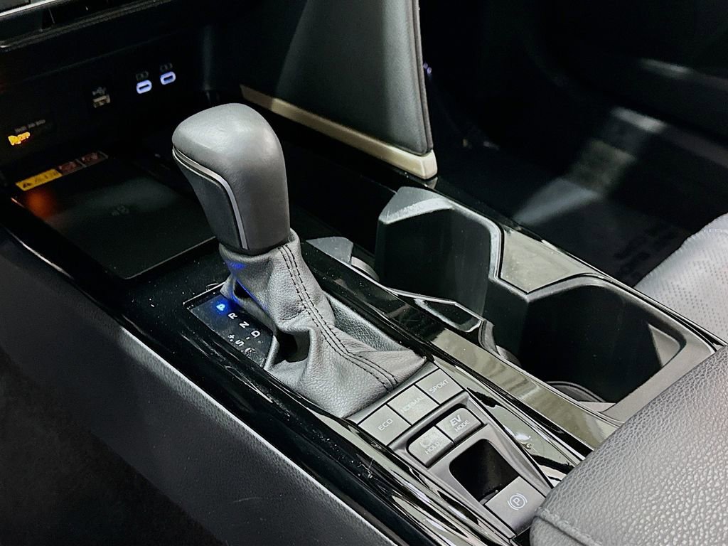 Used 2025 Toyota Camry XSE FWD image 17
