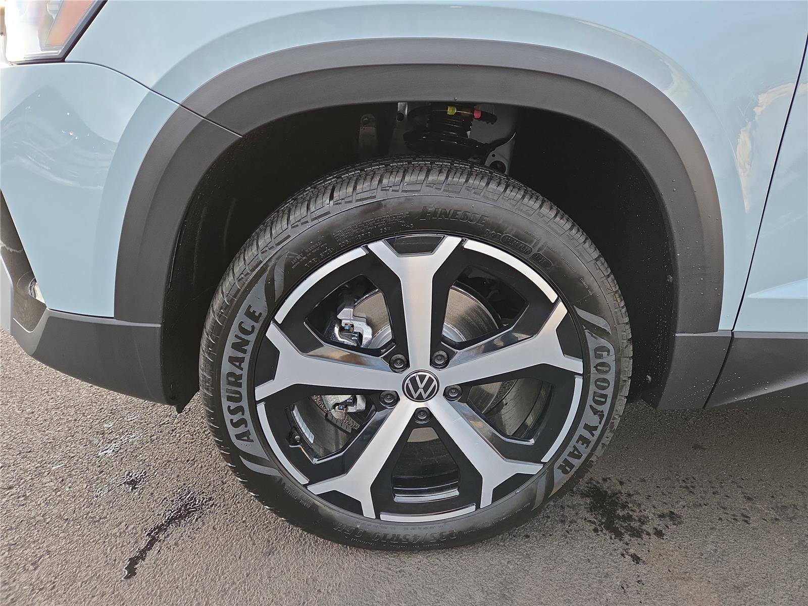 New 2026 Volkswagen Taos SEL image 10