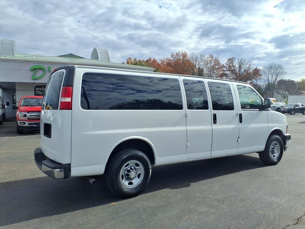Used 2017 Chevrolet Express 3500 LT w/ LT Preferred Equipment Group image 4