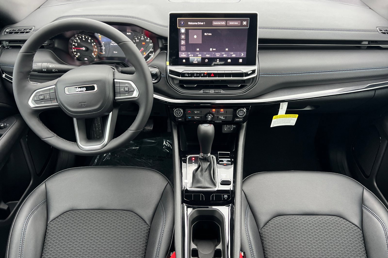 New 2026 Jeep Compass Latitude image 11