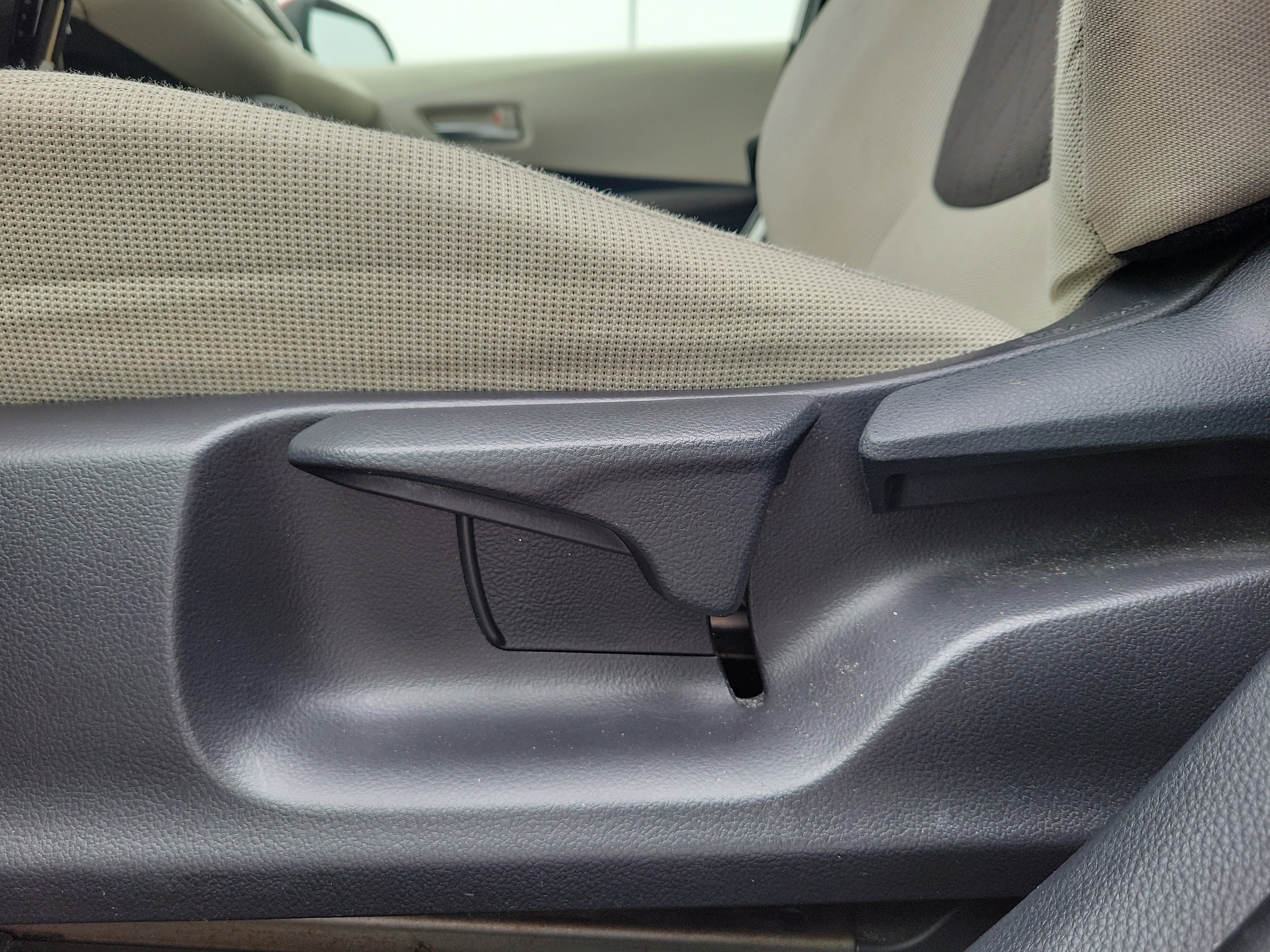 Used 2021 Toyota Corolla LE image 15