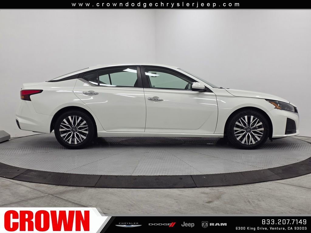 Used 2023 Nissan Altima 2.5 SV image 8