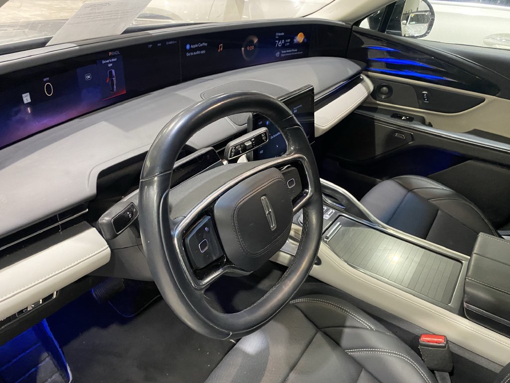 Used 2024 Lincoln Nautilus Premier w/ Equipment Group 102A AWD/4WD image 3