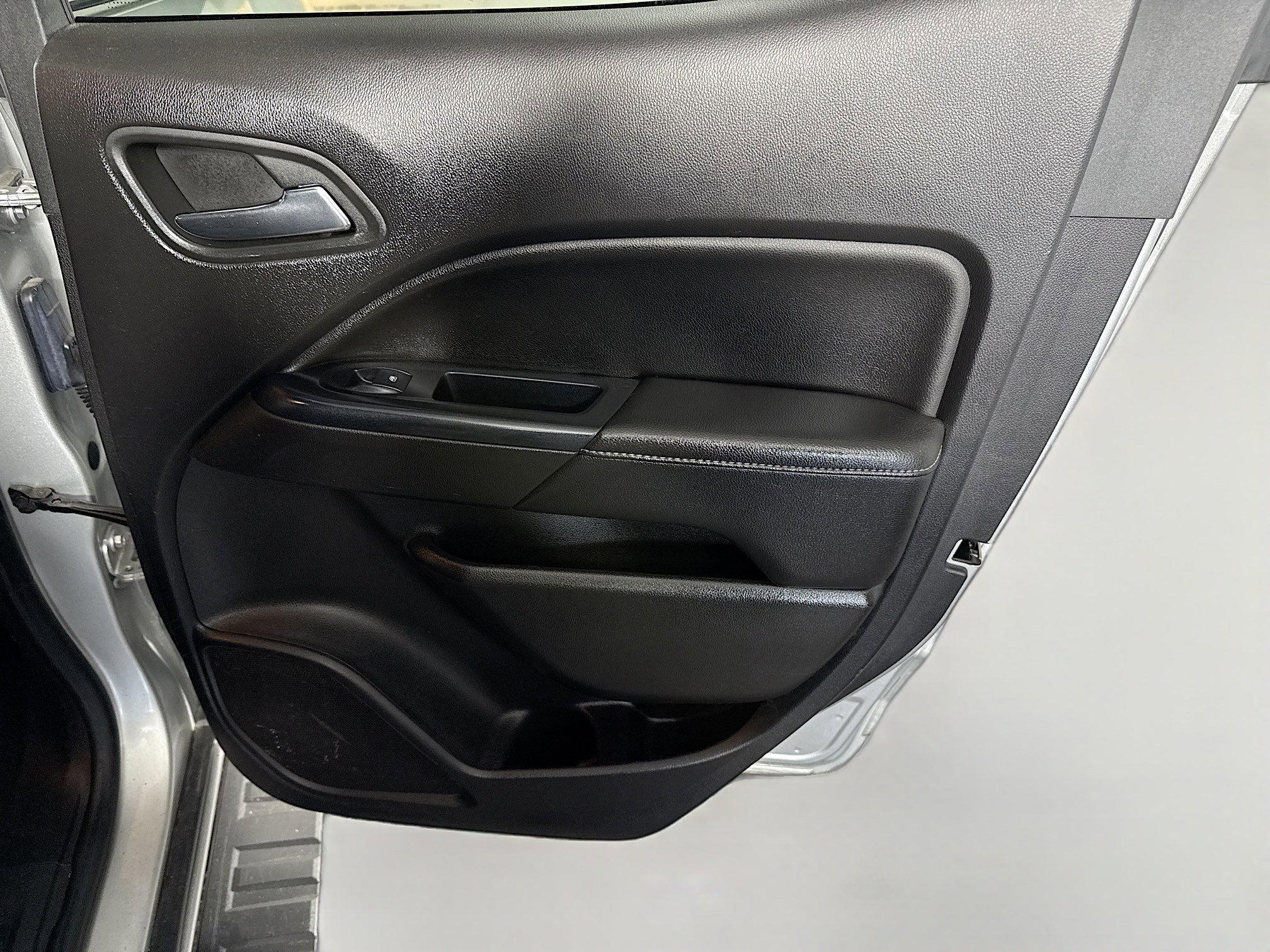 Used 2017 GMC Canyon SLE image 27