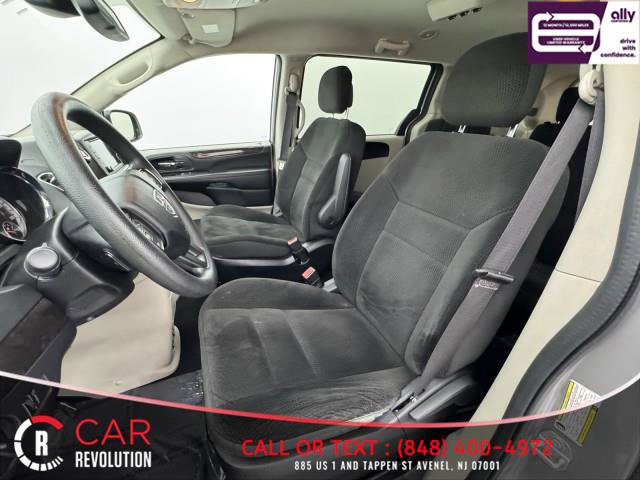 Used 2019 Dodge Grand Caravan SE w/ UConnect Hands-Free Group image 13