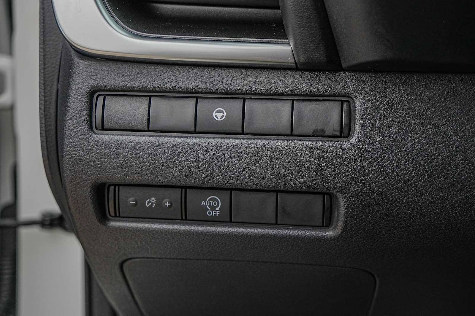 Used 2023 Nissan Rogue SV image 22