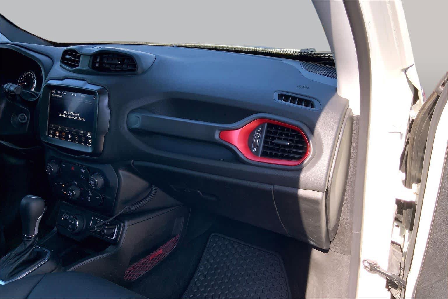 Used 2023 Jeep Renegade Trailhawk w/ Trailhawk Elite Group AWD/4WD image 18