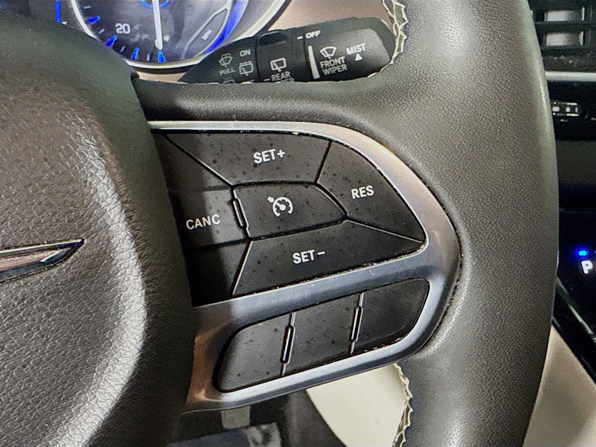 Used 2023 Chrysler Voyager LX FWD image 15