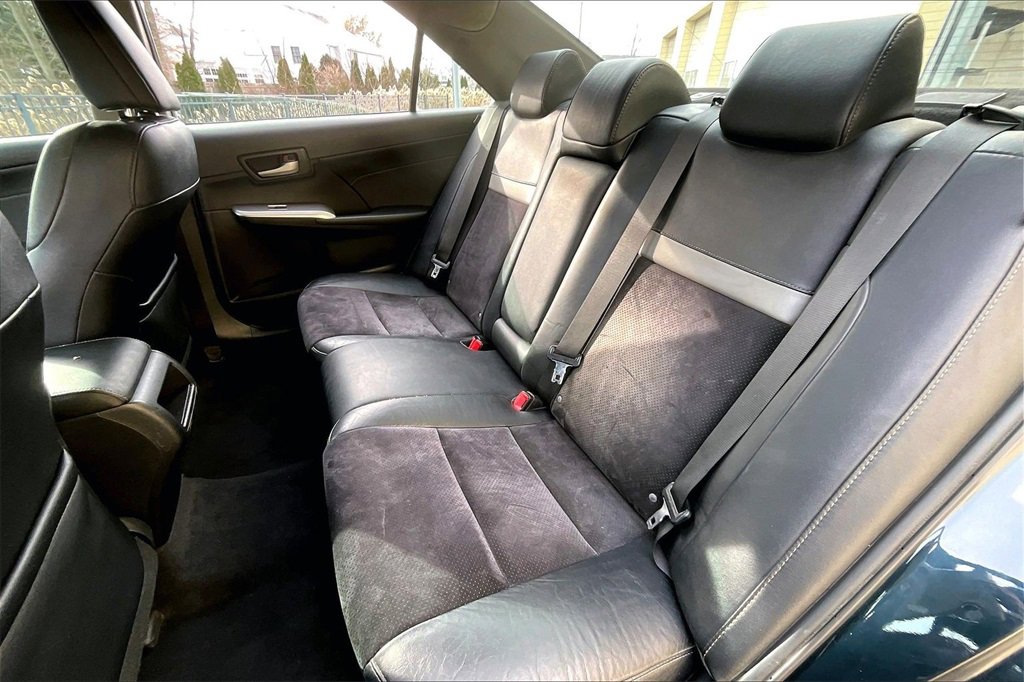 Used 2013 Toyota Camry SE image 32