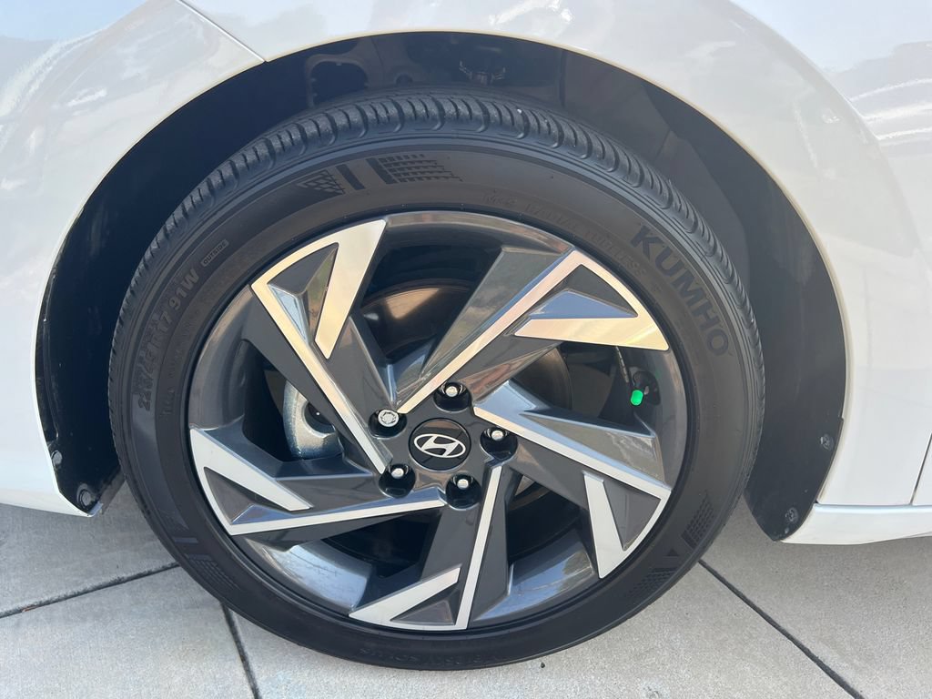 Certified 2025 Hyundai Elantra Sport FWD image 23