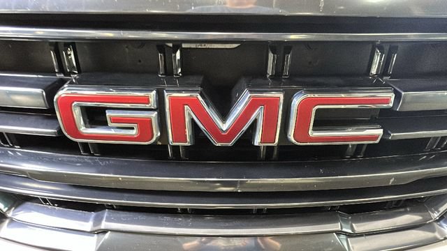 Used 2022 GMC Yukon XL AT4 AWD/4WD image 8