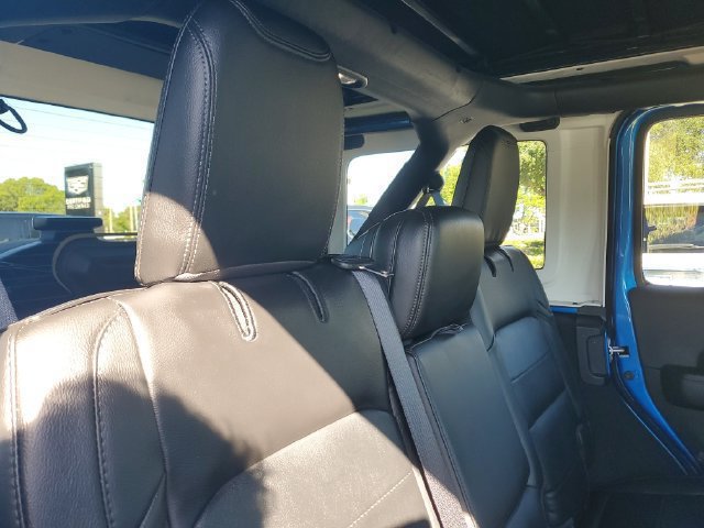Used 2022 Jeep Wrangler Unlimited Sahara AWD/4WD image 25