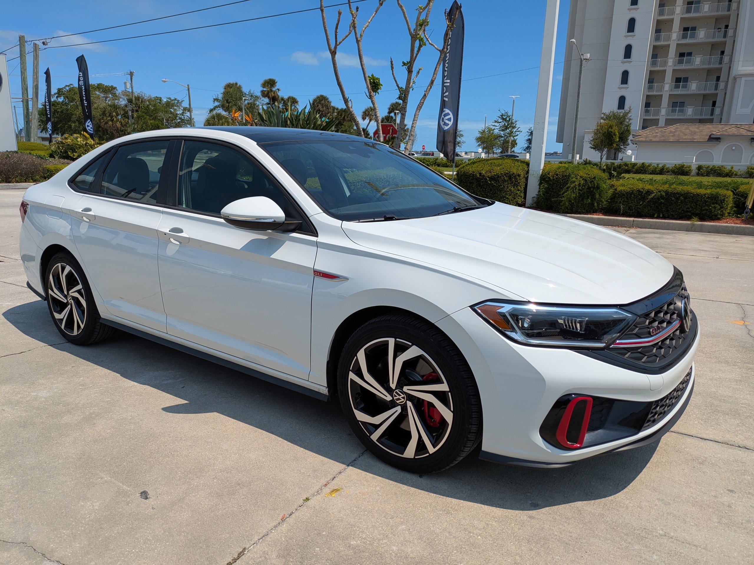 Used 2023 Volkswagen Jetta GLI Autobahn image 2