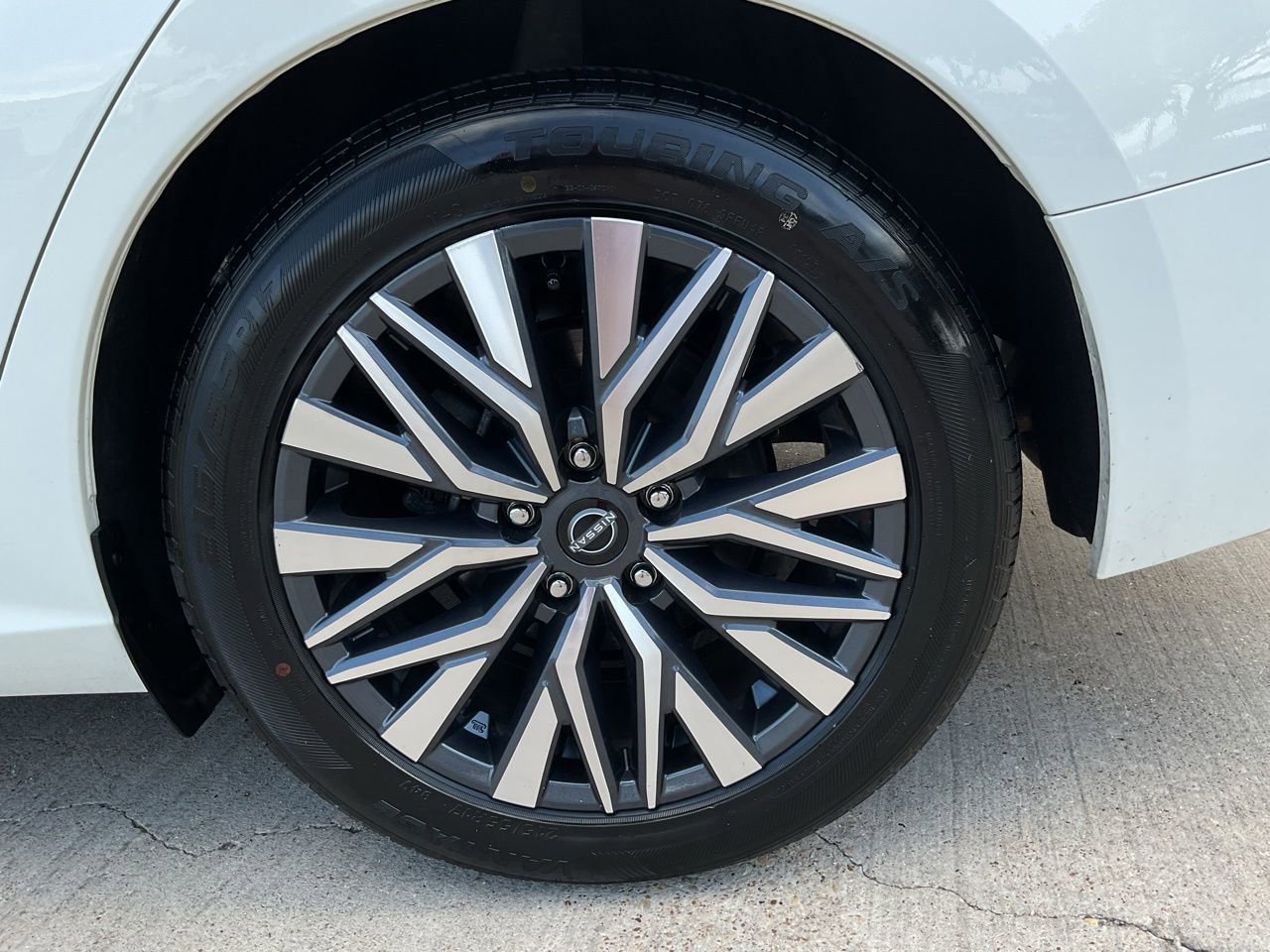 Used 2025 Nissan Sentra S FWD image 9