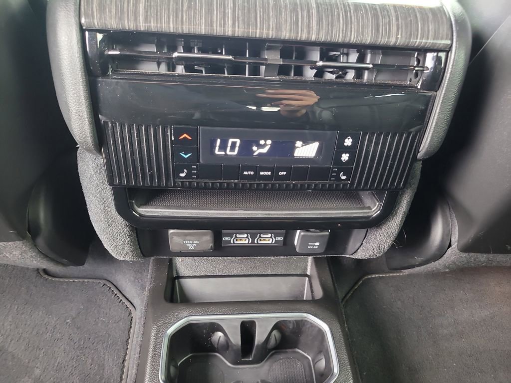 Used 2022 Jeep Wagoneer Series III w/ Flexible Seating Group RWD image 15
