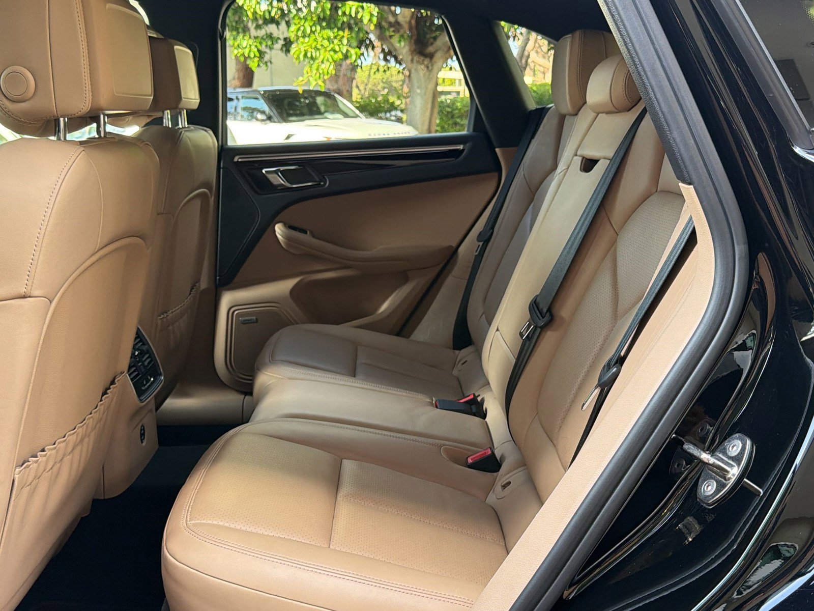 Used 2020 Porsche Macan AWD/4WD image 15