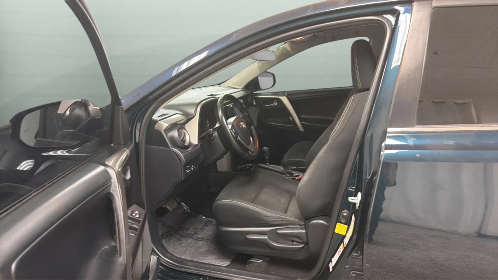 Used 2018 Toyota RAV4 XLE w/ Plus Extra Value Package FWD image 21
