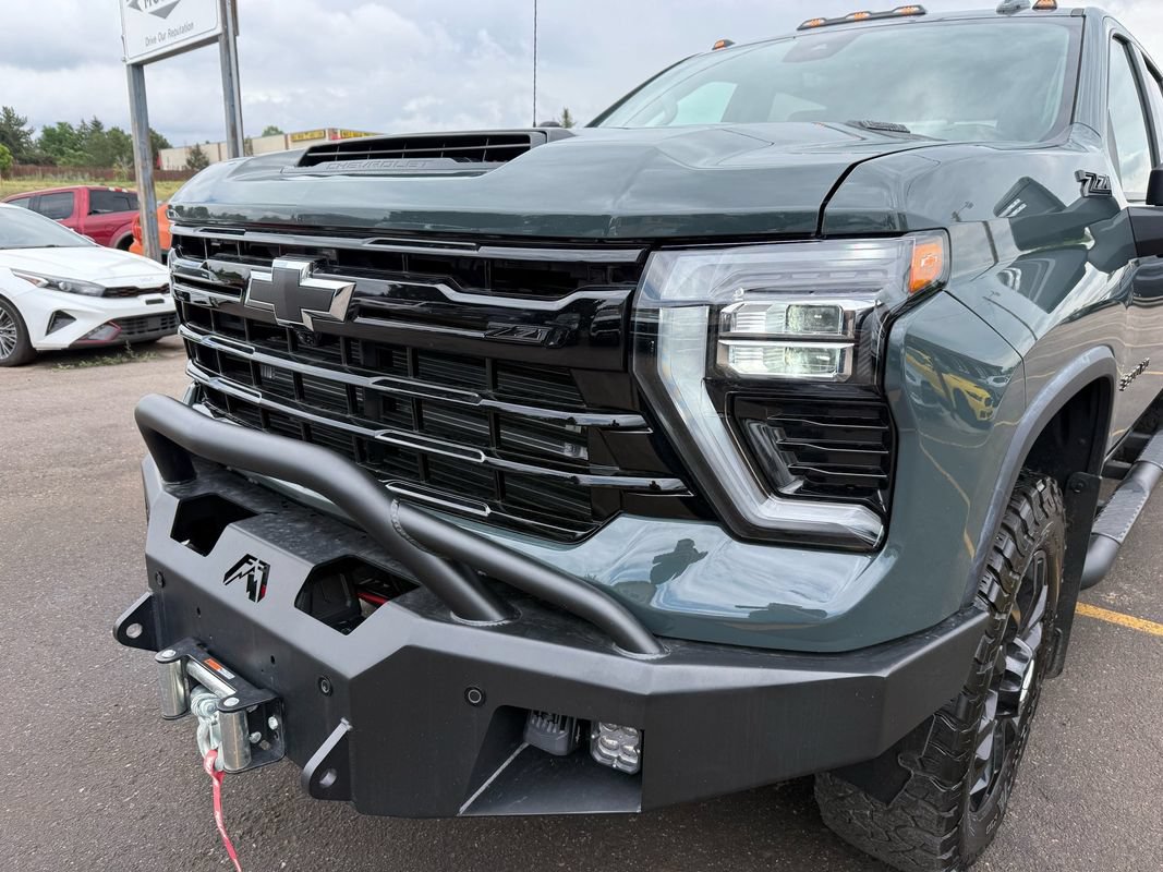 Used 2025 Chevrolet Silverado 3500 LTZ w/ LTZ Plus Package AWD/4WD image 13