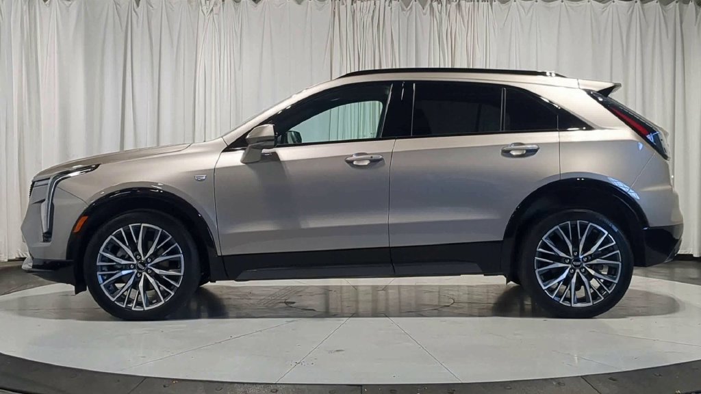 Used 2024 Cadillac XT4 Sport AWD/4WD image 6
