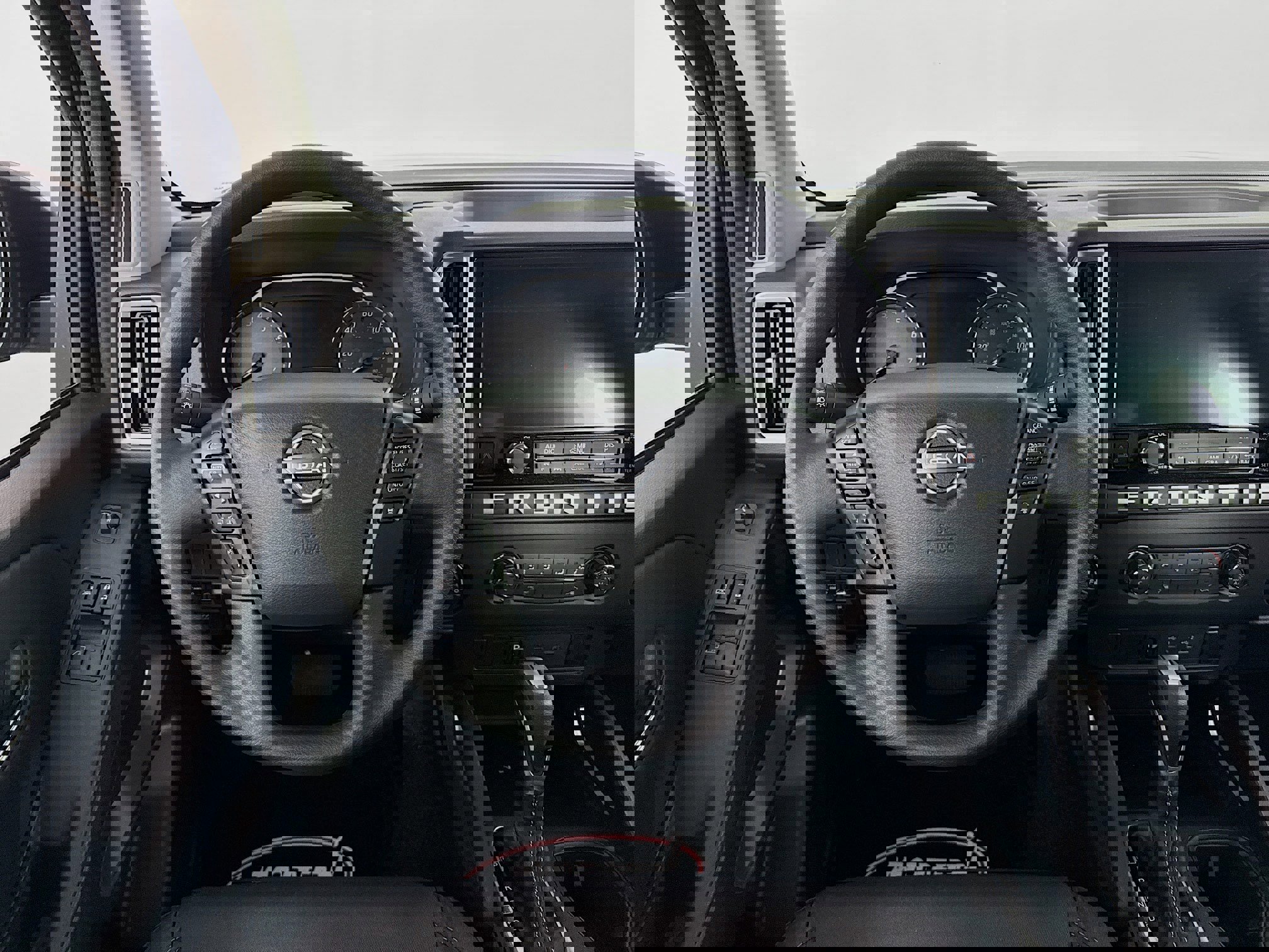 Used 2025 Nissan Frontier SV image 22