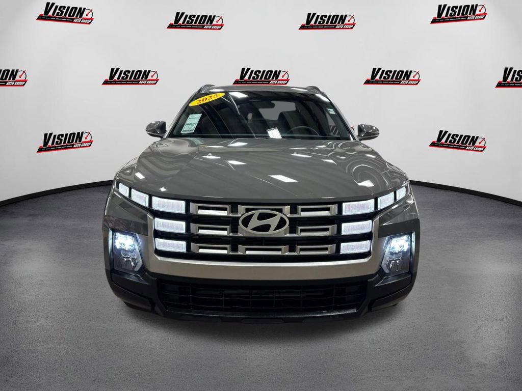 Used 2025 Hyundai Santa Cruz SEL image 2