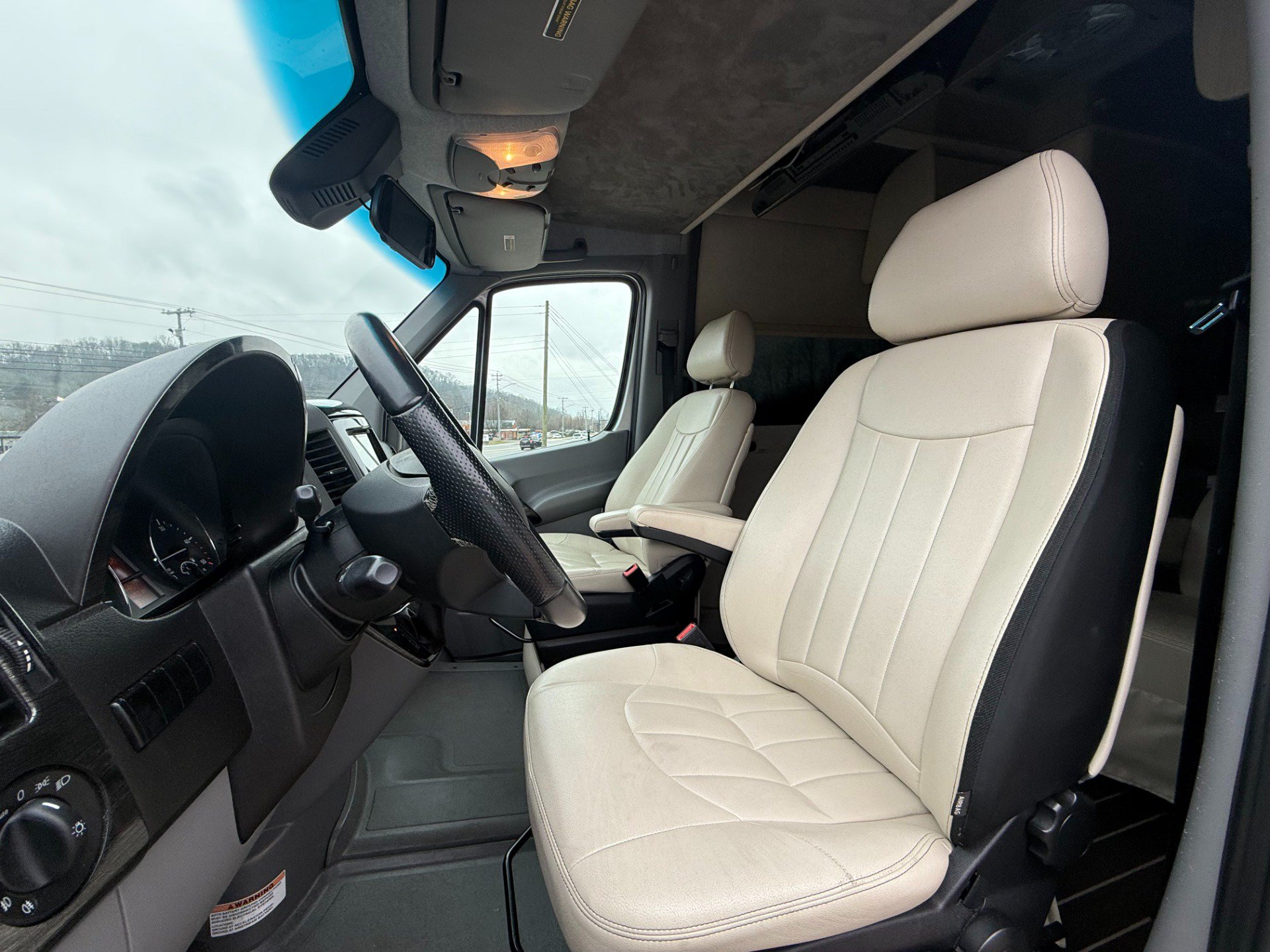 Used 2017 Mercedes-Benz Sprinter 3500 image 11