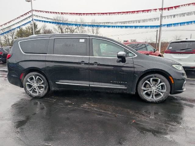 New 2026 Chrysler Pacifica Pinnacle image 2