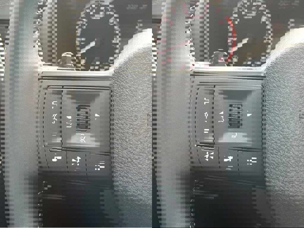 New 2025 Nissan Rogue SV image 18