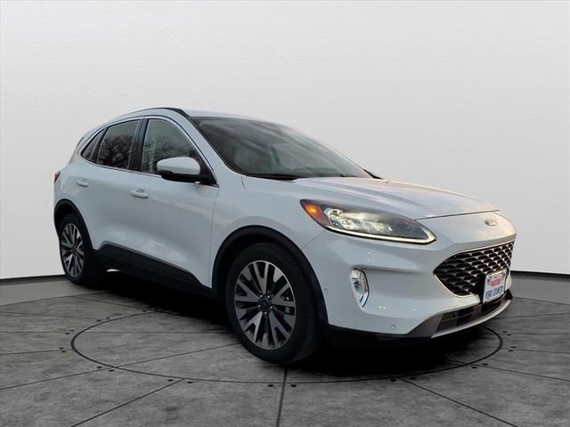 Used 2020 Ford Escape Titanium image 3