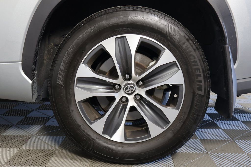 Used 2021 Toyota Highlander XLE image 14