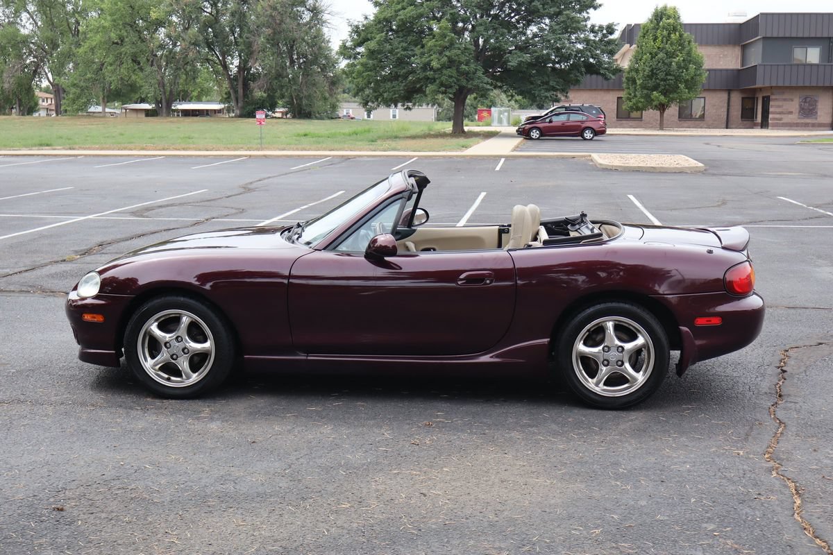Used 2000 MAZDA MX-5 Miata RWD image 9