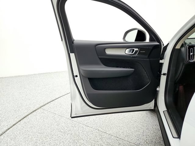 New 2026 Volvo XC40 B5 Ultra w/ Protection Package Premier AWD/4WD image 27