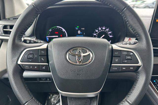 Certified 2023 Toyota Sienna XLE image 29