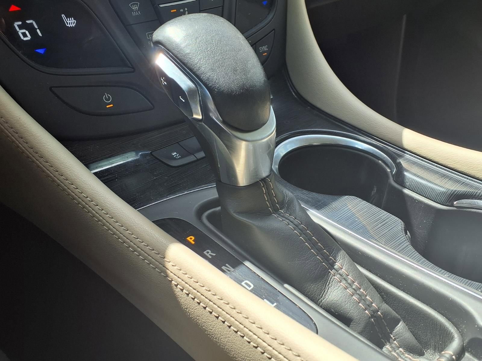 Used 2018 Buick Envision Essence image 7