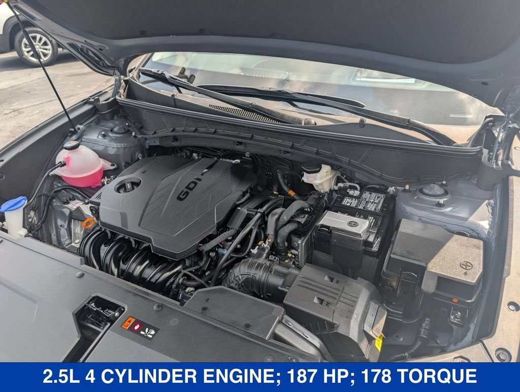 Used 2025 Hyundai Tucson Limited AWD/4WD image 44