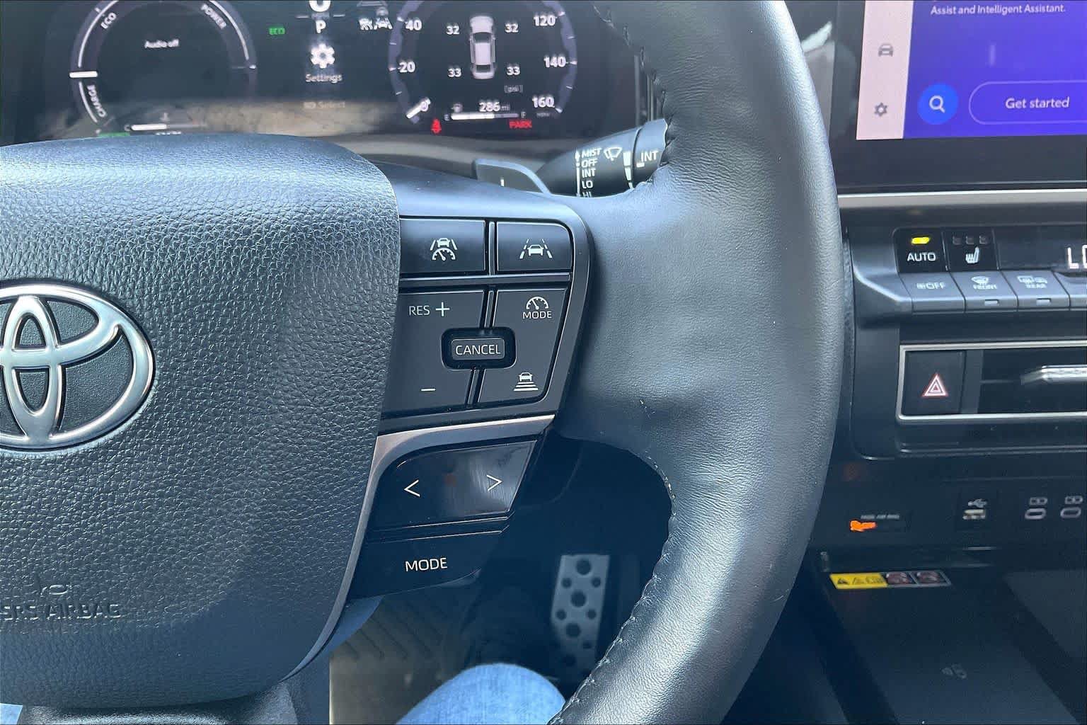 Used 2025 Toyota Camry XSE FWD image 24