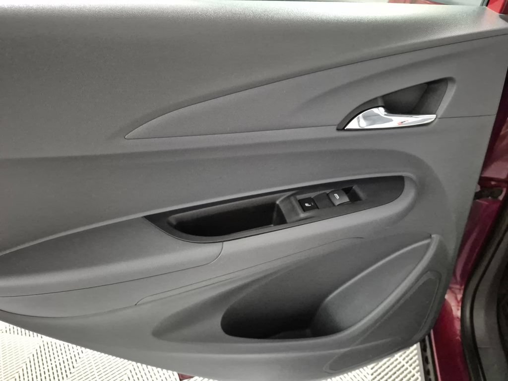 Used 2018 Chevrolet Bolt Premier w/ Driver Confidence II Package FWD image 25