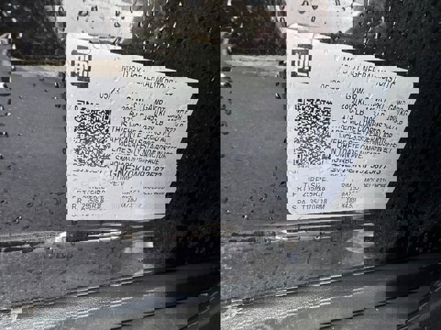 Used 2023 Chevrolet Traverse LT w/ Rear Camera Mirror Package image 53